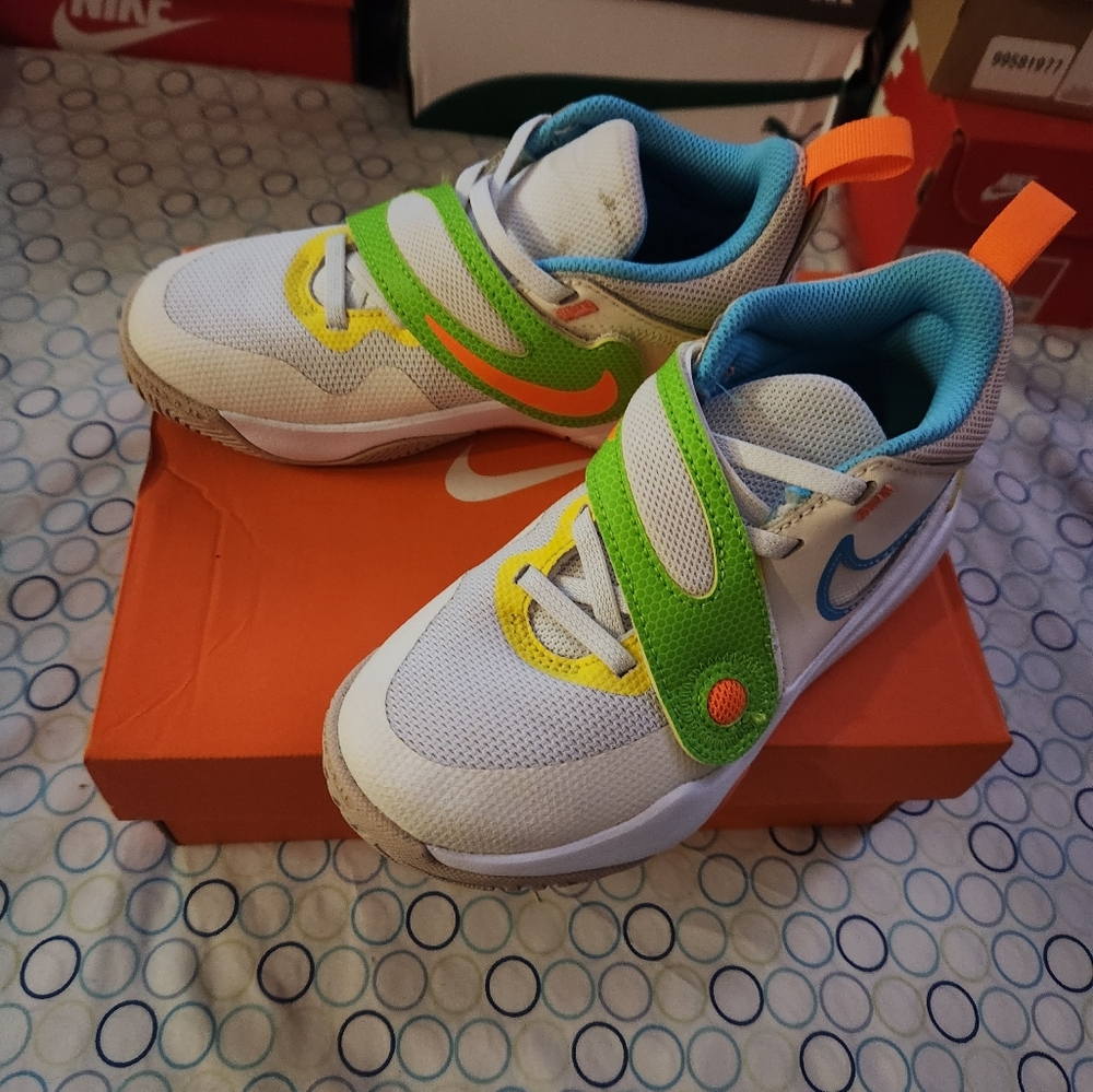 EUC-Nike Team Hustle D 11 (PS) Sneaker Size 13C